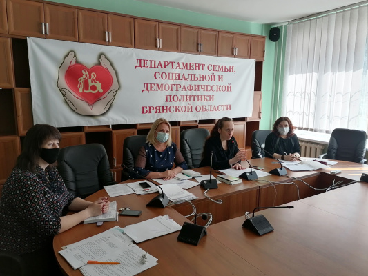 О проведении совещания на тему:  «О деятельности органов опеки и попечительства»
